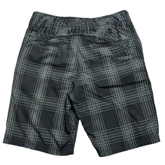 QUICKSILVER Estilo Black White Striped Skateboard Shorts Mens Size 30 - Picture 3 of 4